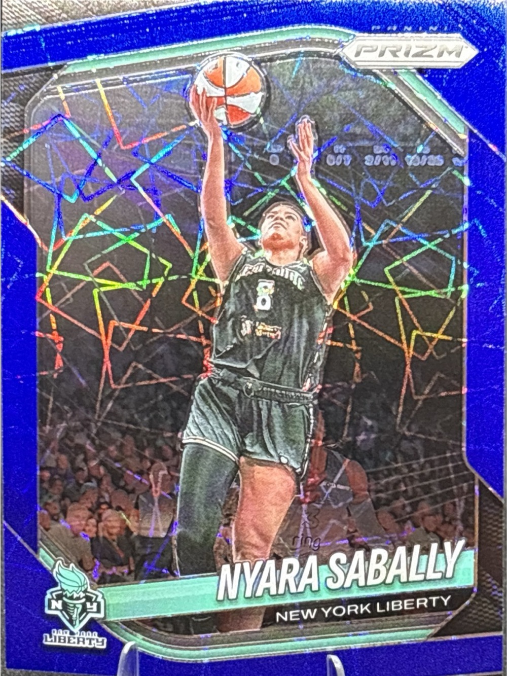 Panini Prizm Nyara Sabally Blue Cracked Ice Holo Basketball Trading Card